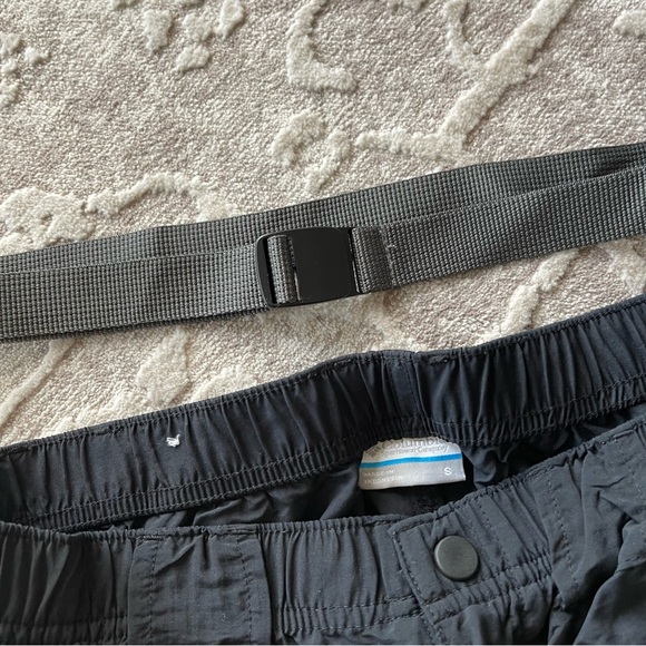 Columbia Black Cargo Shorts - Picture 4 of 10